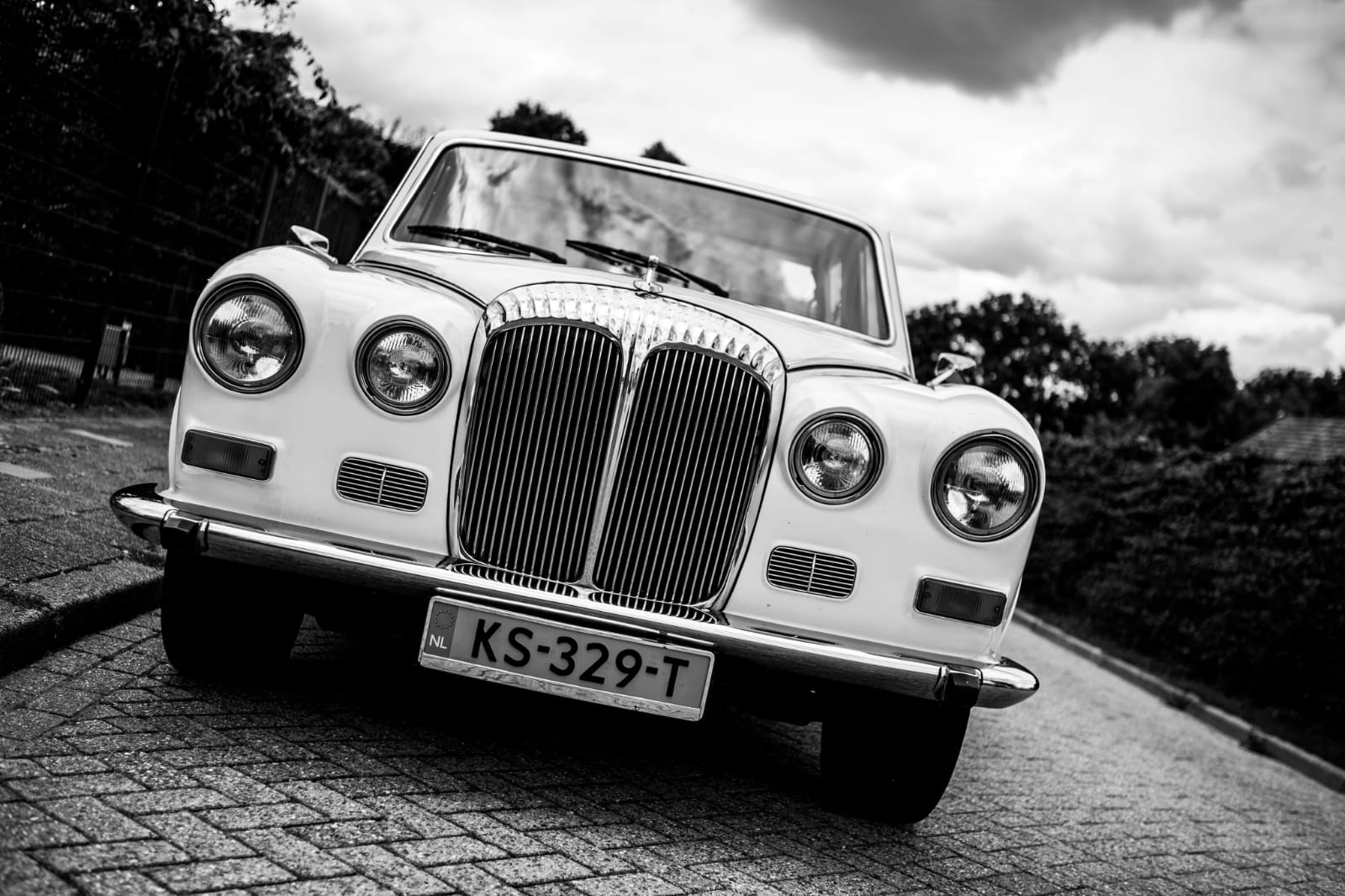 Trouwauto (Daimler DS420) te huur bij Q-Wedding (Rosmalen en Den Bosch)